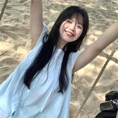 天桥摆摊，我捡了个纨绔当老公